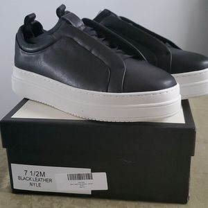 NIB JSlides Nyle 7.5 black